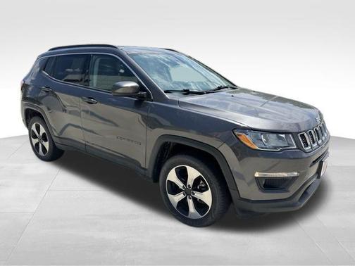 Granite Crystal Metallic Clearcoat 2018 Jeep Compass Latitude