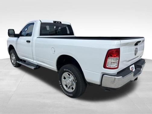 2023 RAM 3500 Tradesman Regular Cab 4x4 8' Box