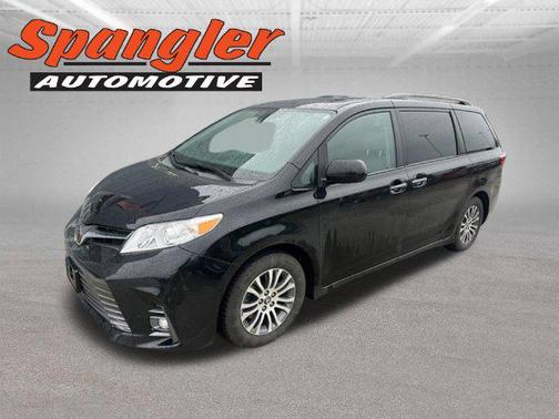 Midnight Black Metallic 2019 Toyota Sienna XLE