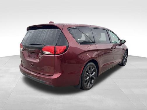 2020 Chrysler Pacifica Touring