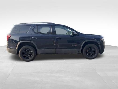 2022 GMC Acadia AWD AT4