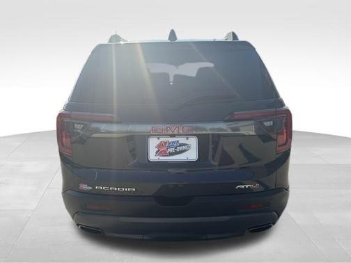 2022 GMC Acadia AWD AT4