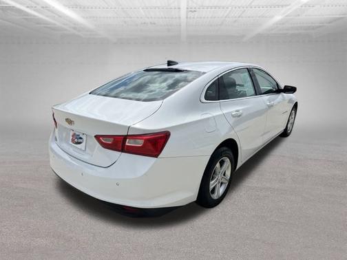 Summit White 2024 Chevrolet Malibu LS