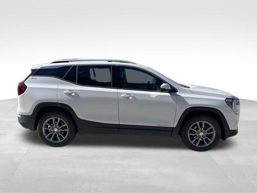 Summit White 2022 GMC Terrain SLT