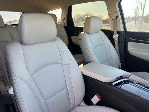 2022 Buick Enclave AWD Essence