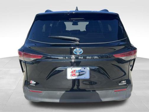 2022 Toyota Sienna XLE 7 Passenger