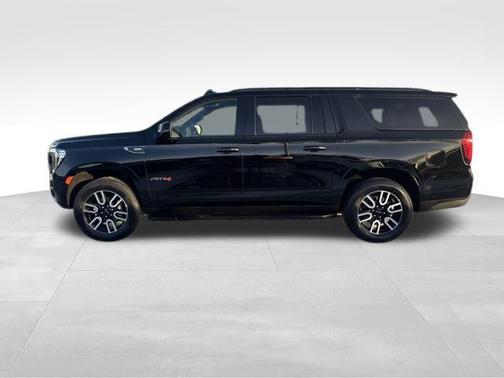 2023 GMC Yukon XL 4WD AT4
