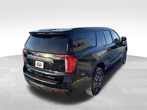 2023 GMC Yukon XL 4WD AT4