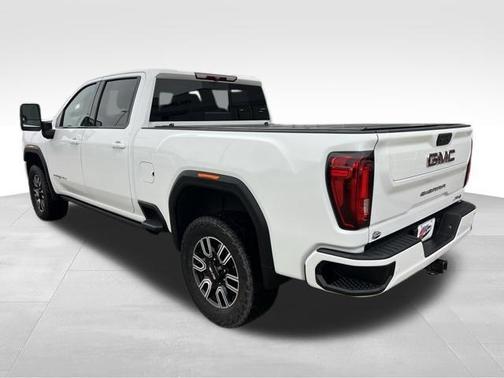 Summit White 2022 GMC Sierra 2500 AT4