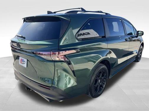 2025 Toyota Sienna Woodland Edition
