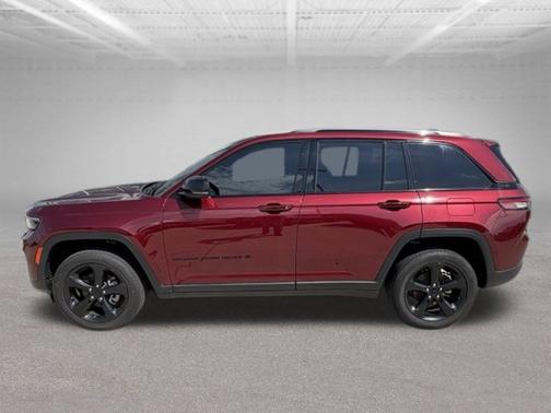 Velvet Red Pearlcoat 2023 Jeep Grand Cherokee Altitude X