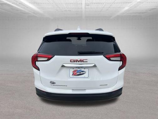 Summit White 2024 GMC Terrain SLE
