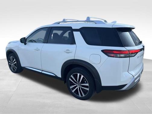 2024 Nissan Pathfinder Platinum 4WD