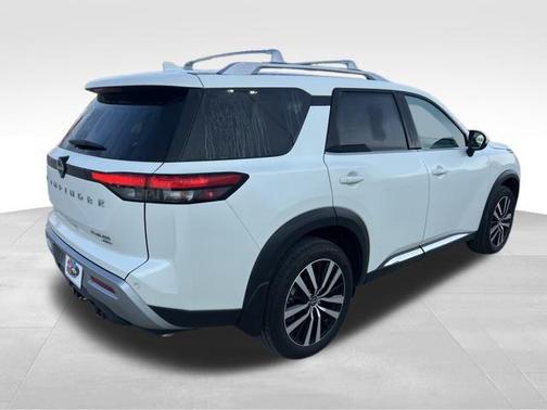 2024 Nissan Pathfinder Platinum 4WD