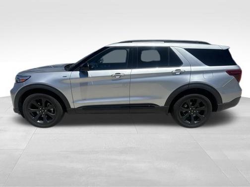 Iconic Silver Metallic 2023 Ford Explorer ST-Line