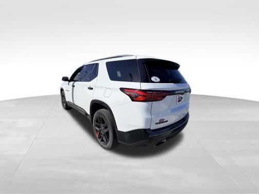 Summit White 2022 Chevrolet Traverse Premier