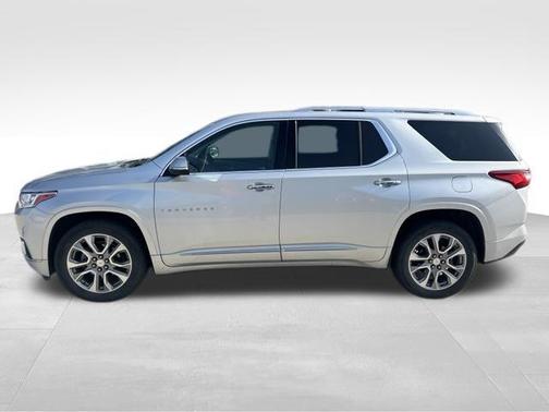 Silver Ice Metallic 2020 Chevrolet Traverse Premier