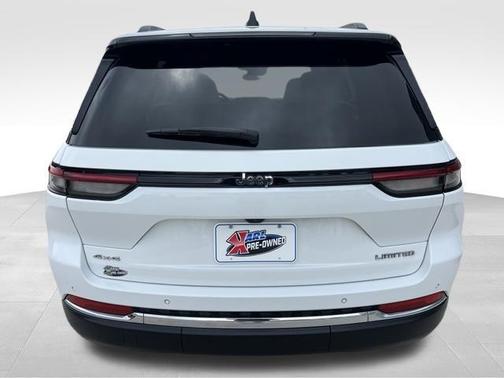 Bright White Clearcoat 2023 Jeep Grand Cherokee Limited
