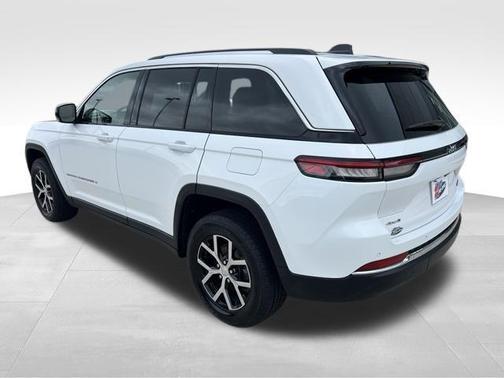Bright White Clearcoat 2023 Jeep Grand Cherokee Limited