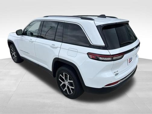 Bright White Clearcoat 2023 Jeep Grand Cherokee Limited