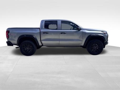 Sterling Gray Metallic 2024 Chevrolet Colorado Trail Boss