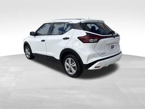 2022 Nissan Kicks S