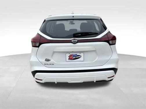 2022 Nissan Kicks S