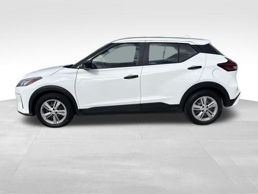 2022 Nissan Kicks S