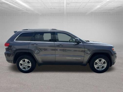 Granite Crystal Metallic Clearcoat 2015 Jeep Grand Cherokee Laredo