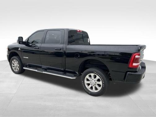 Diamond Black Crystal Pearlcoat 2023 RAM 2500 Laramie Crew Cab 4x4 6'4' Box