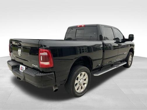 Diamond Black Crystal Pearlcoat 2023 RAM 2500 Laramie Crew Cab 4x4 6'4' Box