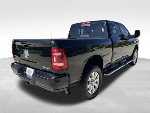 Diamond Black Crystal Pearlcoat 2023 RAM 2500 Laramie Crew Cab 4x4 6'4' Box