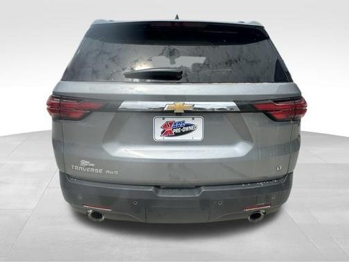 Sterling Gray Metallic 2023 Chevrolet Traverse LT Cloth