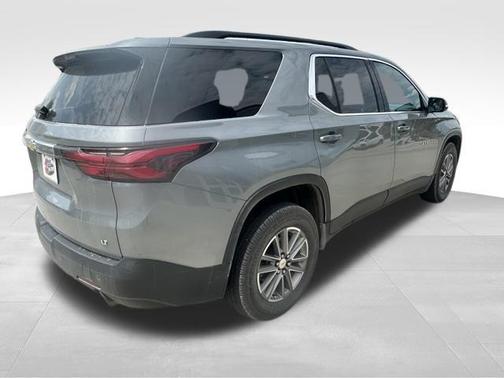 Sterling Gray Metallic 2023 Chevrolet Traverse LT Cloth