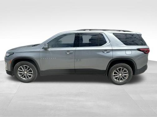 Sterling Gray Metallic 2023 Chevrolet Traverse LT Cloth