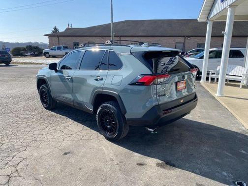 2021 Toyota RAV4 XLE
