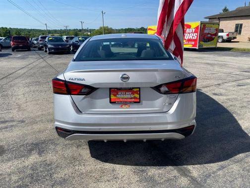 Silver 2022 Nissan Altima 2.5 SV