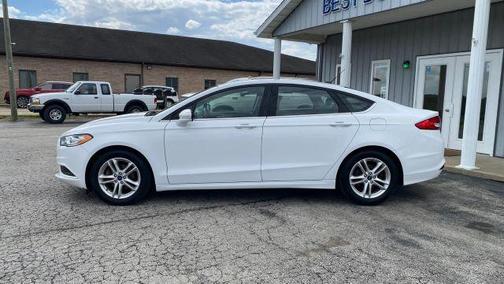 White 2018 Ford Fusion SE