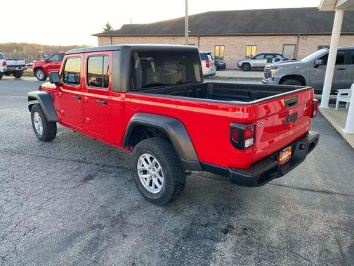 2023 Jeep Gladiator Sport
