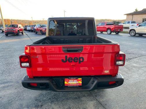 2023 Jeep Gladiator Sport
