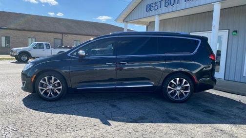 Black 2019 Chrysler Pacifica Limited