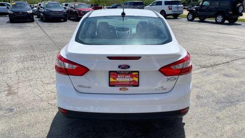 White 2014 Ford Focus SE