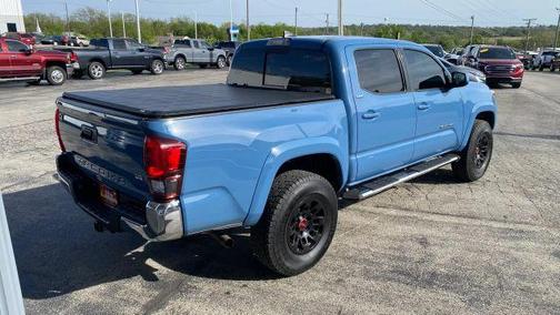 Blue 2019 Toyota Tacoma SR5