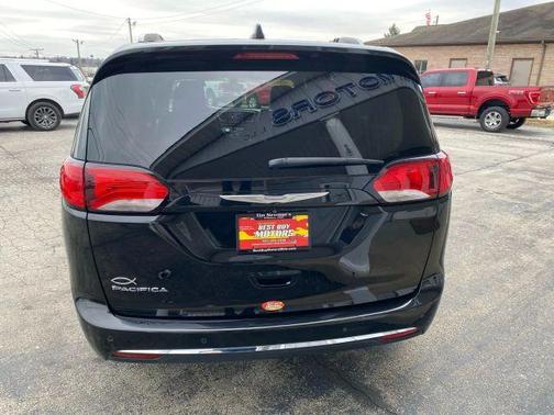2018 Chrysler Pacifica Touring-L Plus