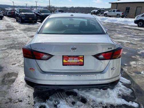 2022 Nissan Altima 2.5 SR