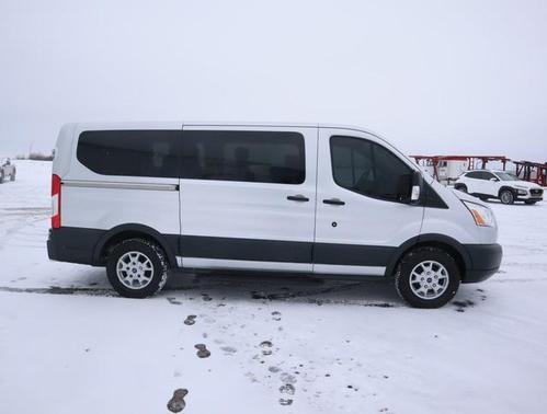 Photo 4 of 31 of 2016 Ford Transit-150 XLT