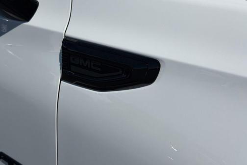 Summit White 2026 GMC Yukon 4WD AT4 Ultimate