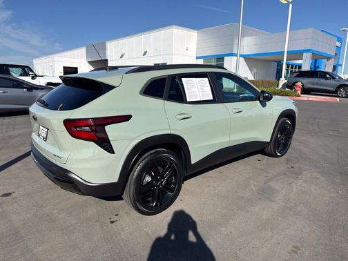 Cacti Green 2024 Chevrolet Trax FWD ACTIV
