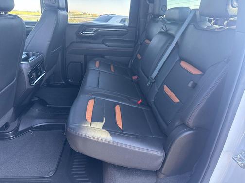 Summit White 2025 GMC Sierra 2500 AT4