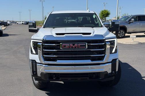 Glacier White Tricoat 2026 GMC Sierra 2500 SLT